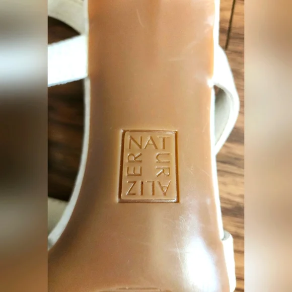 Naturalizer snakeskin heels - Picture 7 of 8